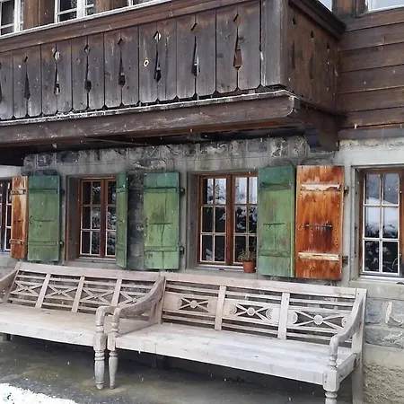 Cosy Authentic In Bei Gstaad Semesterbostad *